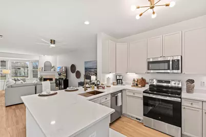 208 E Reservoir Ave, Milwaukee, WI 53212 - Photo 4