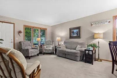 405 S Grant St, Houston, MN 55943 - Photo 2