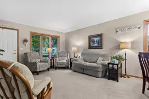 405 S Grant St, Houston, MN 55943 - Photo 2