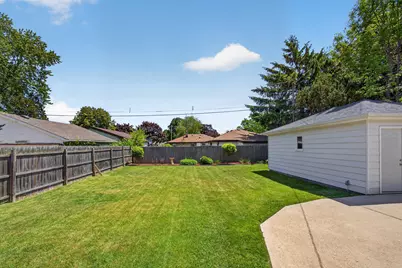 3633  Regency Dr, Racine, WI 53402 - Photo 22