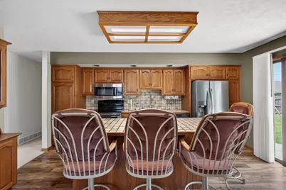 3633  Regency Dr, Racine, WI 53402 - Photo 10