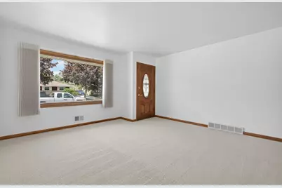 3633  Regency Dr, Racine, WI 53402 - Photo 4