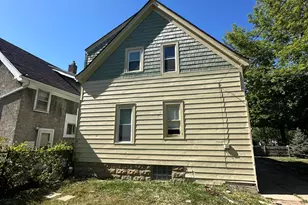 121 W Keefe Ave, Milwaukee, WI 53212 - Photo 2