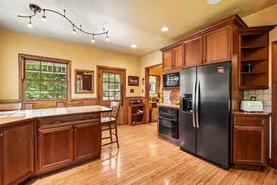 140 W Good Hope Rd, Glendale, WI 53217 - Photo 6