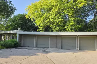 1009 Spring Valley Rd, Burlington, WI 53105 - Photo 26