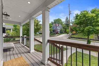 1505  St Charles St, Wauwatosa, WI 53213 - Photo 4