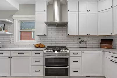 1505  St Charles St, Wauwatosa, WI 53213 - Photo 10