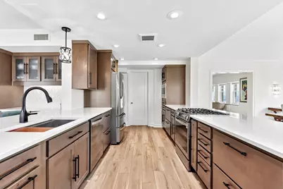 1028 E Juneau Ave #825-26, Milwaukee, WI 53202 - Photo 34