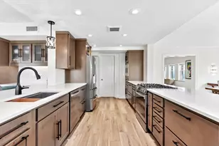 1028 E Juneau Ave, Milwaukee, WI 53202 - Photo 34