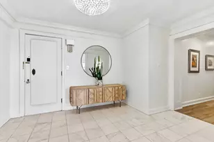 1028 E Juneau Ave, Milwaukee, WI 53202 - Photo 8