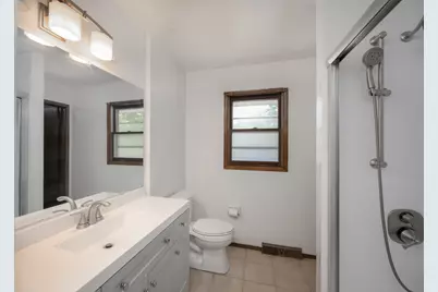 7821  W Hustis St, Milwaukee, WI 53223 - Photo 16
