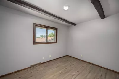 7821  W Hustis St, Milwaukee, WI 53223 - Photo 10