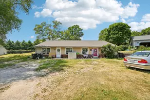 1037 Carriage Ct, Palmyra, WI 53156 - Photo 2