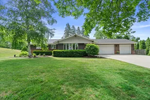 3560 Goetz Dr, Brookfield, WI 53005 - Photo 1