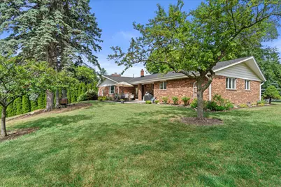 3560  Goetz Dr, Brookfield, WI 53005 - Photo 14