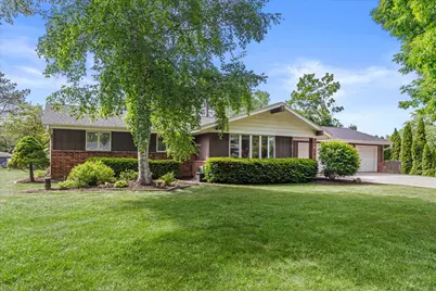 3560  Goetz Dr, Brookfield, WI 53005 - Photo 10