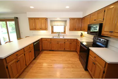 S95W12970  Walter Hagen Dr, Muskego, WI 53150 - Photo 4