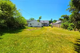 1043 Birchwood Dr, West Bend, WI 53095 - Photo 28