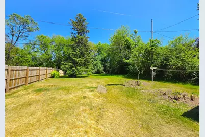 1043  Birchwood Dr, West Bend, WI 53095 - Photo 24