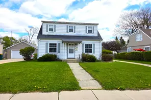 1043 Birchwood Dr, West Bend, WI 53095 - Photo 26