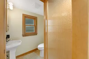 3061 N Gordon Cir, Milwaukee, WI 53212 - Photo 14