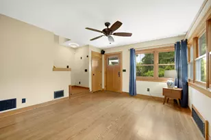 3061 N Gordon Cir, Milwaukee, WI 53212 - Photo 6