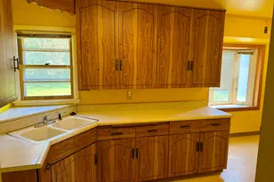 3859 E Whittaker Ave, Cudahy, WI 53110 - Photo 8