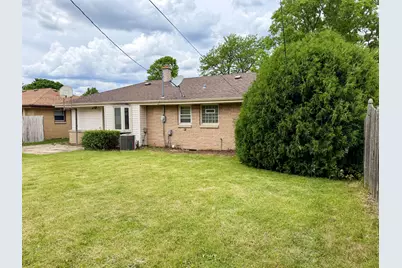 3859 E Whittaker Ave, Cudahy, WI 53110 - Photo 4