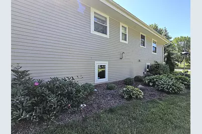 N111W16302  Catskill Ln, Germantown, WI 53022 - Photo 50