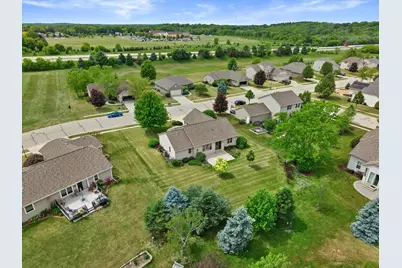 1345  Bluebird Dr, Oconomowoc, WI 53066 - Photo 38