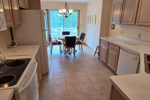 6235 S Creekside Dr, Cudahy, WI 53110 - Photo 10