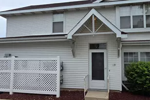 6235 S Creekside Dr, Cudahy, WI 53110 - Photo 4