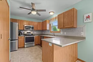 1514 Ravine Forest Dr, West Bend, WI 53090 - Photo 10