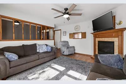 855  Lois Ct, Hartford, WI 53027 - Photo 8