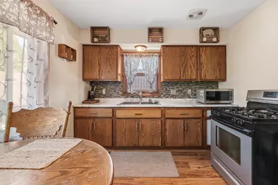 855  Lois Ct, Hartford, WI 53027 - Photo 10