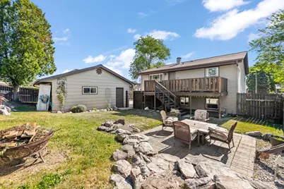 855  Lois Ct, Hartford, WI 53027 - Photo 4