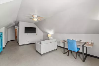 2960 N Maryland Ave #2962, Milwaukee, WI 53211 - Photo 26