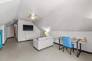2960 N Maryland Ave, Milwaukee, WI 53211 - Photo 26