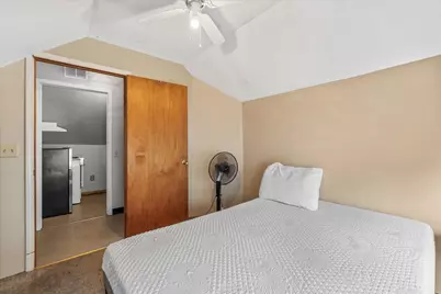 2960 N Maryland Ave #2962, Milwaukee, WI 53211 - Photo 34