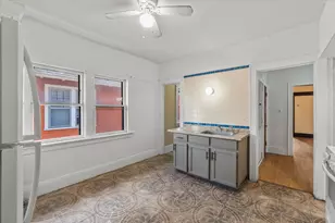 2960 N Maryland Ave, Milwaukee, WI 53211 - Photo 14