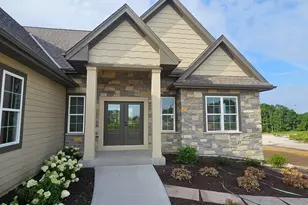 N66W21493 Sagebrush Dr, Menomonee Falls, WI 53051 - Photo 8