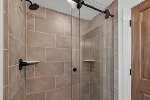 N66W21493 Sagebrush Dr, Menomonee Falls, WI 53051 - Photo 24
