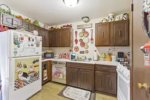 6126 W Port Ave, Milwaukee, WI 53223 - Photo 10