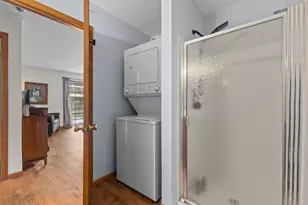 9342 W Loomis Rd, Franklin, WI 53132 - Photo 12