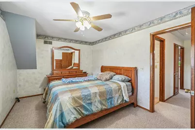2354 S 32nd St, Milwaukee, WI 53215 - Photo 14