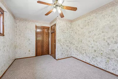 2354 S 32nd St, Milwaukee, WI 53215 - Photo 20