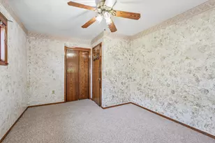 2354 S 32nd St, Milwaukee, WI 53215 - Photo 20