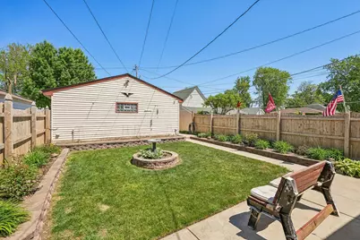 2354 S 32nd St, Milwaukee, WI 53215 - Photo 28