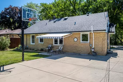 10536 W Grantosa Dr, Wauwatosa, WI 53222 - Photo 4