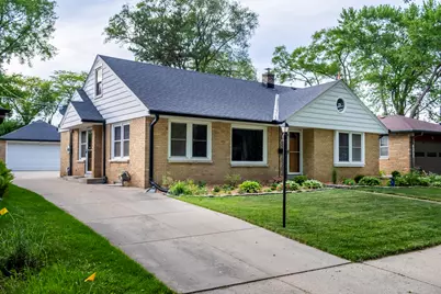 10536 W Grantosa Dr, Wauwatosa, WI 53222 - Photo 2